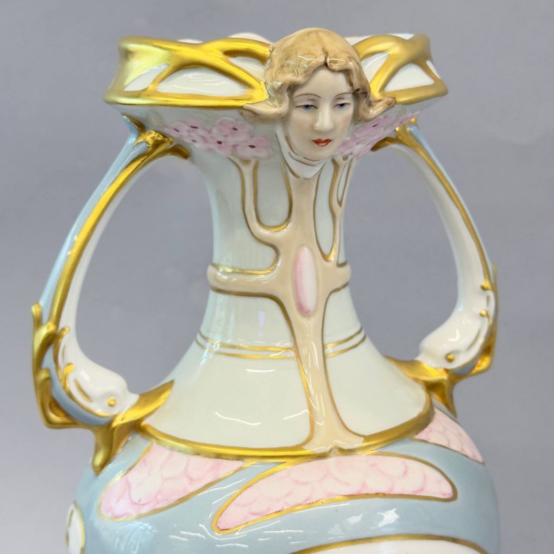 Парные коллекционные  фарфоровые вазы Royal Dux Bohemia в стиле Ар-Нуво  1910-1930 гг . 