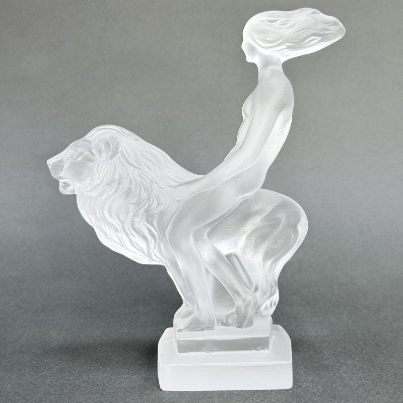 Статуэтка Девушка на льве в стиле Артдеко дизайн 1930г. Г. Хоффманн Чехия 21 в