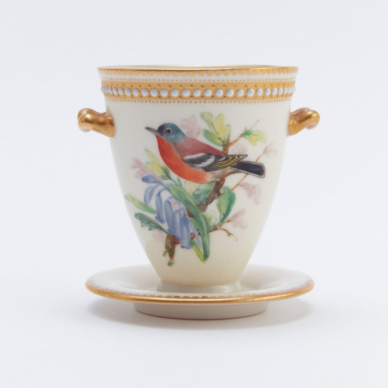 Чашка с изображением птиц.