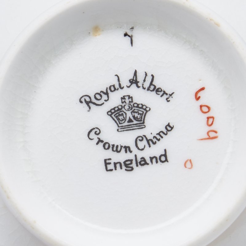 Чашка с блюдцем и десертной тарелкой Роял Альберт