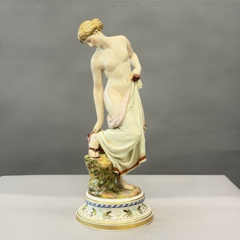 Скульптура После купания , Роберт Окельман  Германия 1883 г  Meissen 