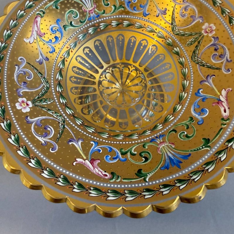 Чаша с основанием 