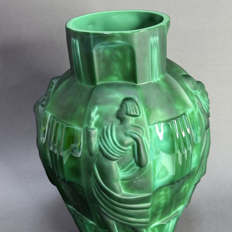 Ваза дизайн 1930г. Артура Плевы для Г. Хоффманн Чехия 21 в