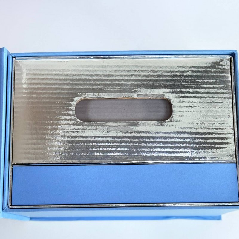 Набор из двух рождественских шаров от Lanvin