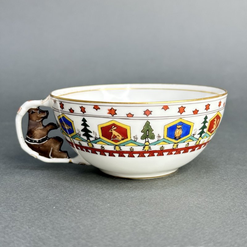 Редкая чашка с ручкой в форме медведя и блюдцем