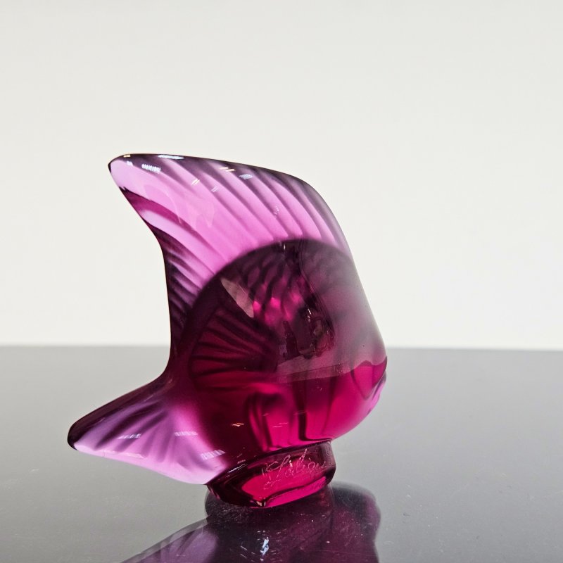 Хрустальная рыбка фиолетового  оттенка Lalique