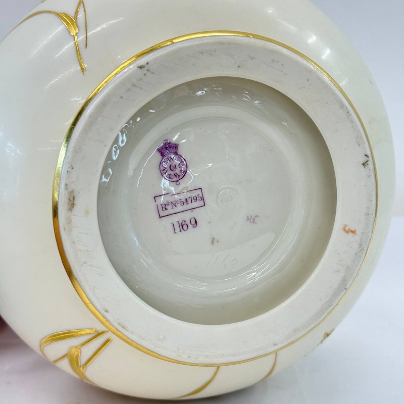  Старинная ваза Royal Worcester 