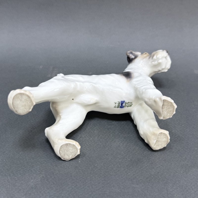 Красивая статуэтка Фокстерьер. Bing & Grondahl, Дания