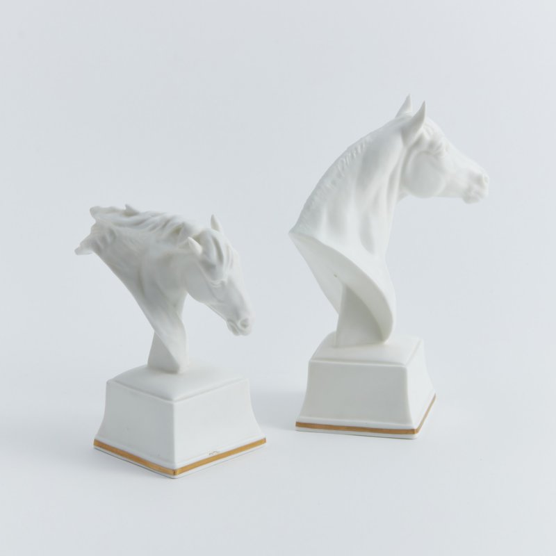 Два бюста лошадей Phelegon и Astrope