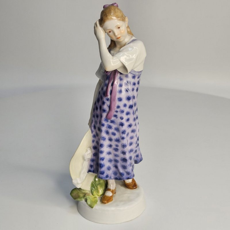 Коллекционная статуэтка Девушка с соломенной шляпой