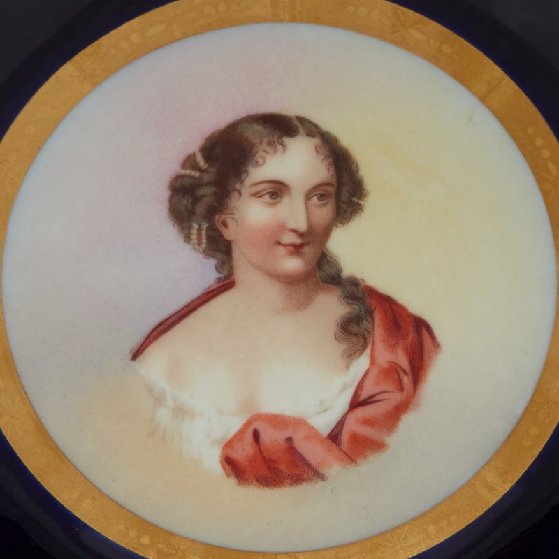 Тарелка с портретом дамы Лимож
