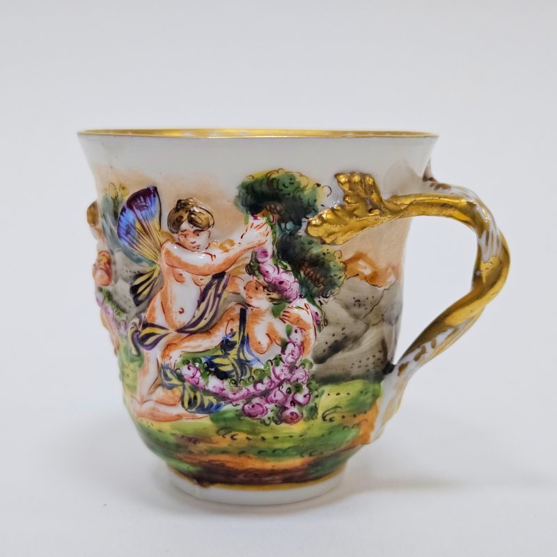 Чашка для кофе в стиле Каподимонте Германия 20 век
