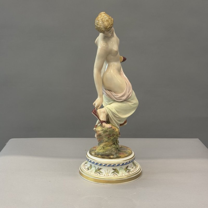 Скульптура После купания , Роберт Окельман  Германия 1883 г  Meissen 