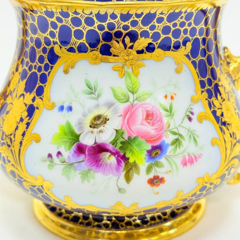 Чайник  из «Кобальтового» сервиза с декором «cailloute»