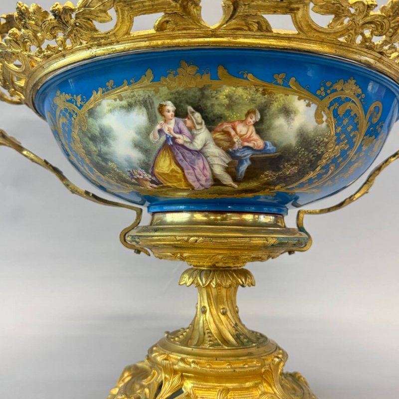 Антикварная декоративная ваза-фруктовница в стиле Sevres