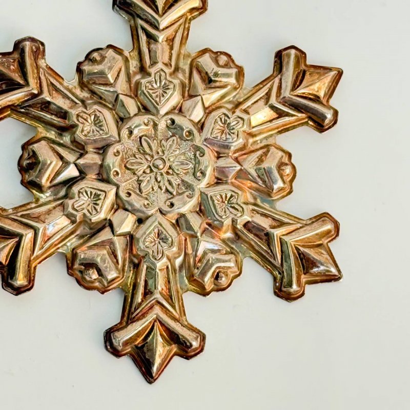 Серебряная елочная игрушка 