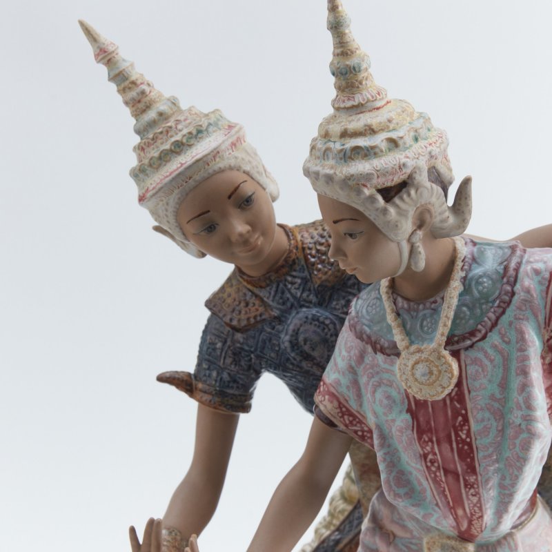 Скульптурная композиция Балийские танцоры, дизайн В. Мартинез