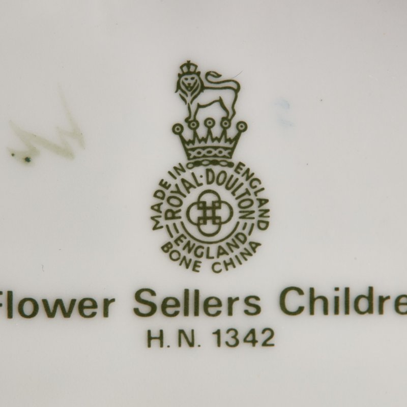 Royal Doulton. Редкая коллекционная статуэтка «The Flower Seller’s Children». 
