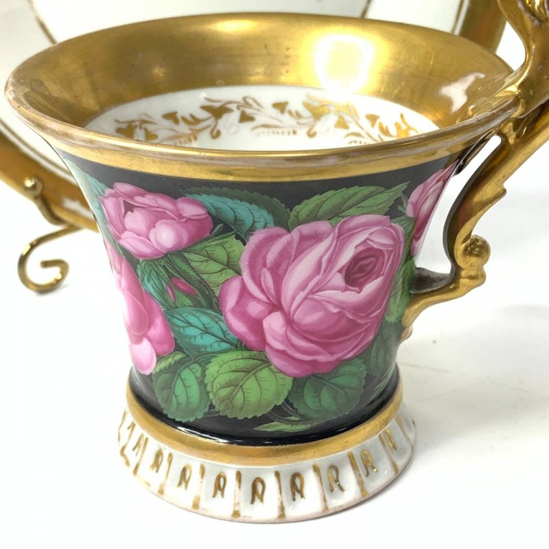 Старинная  чашка с блюдцем с цветочной росписью