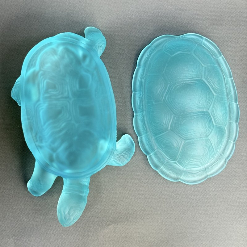 Шкатулка Черепаха из голубого аквамаринового уранового стекла дизайн 1930г. Г. Хоффманн Чехия 21 в