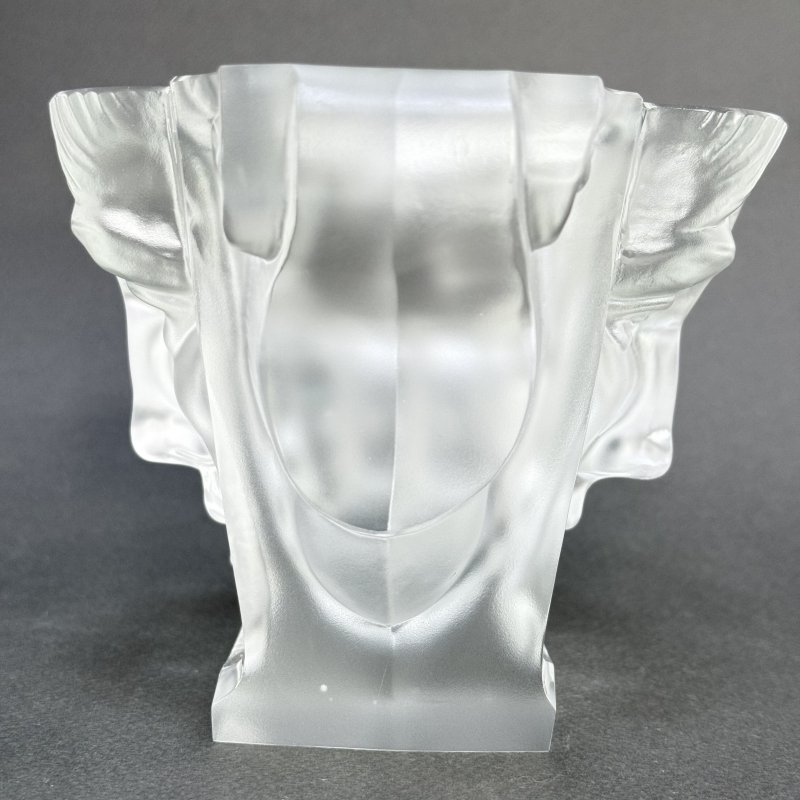 Ваза в стиле Артдеко из сатинового стекла дизайн 1930г. Г. Хоффманн Чехия 21 в