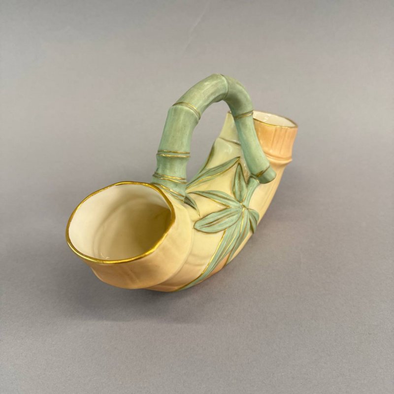 Коллекционная антикварная ваза английской мануфактуры Royal Worcester