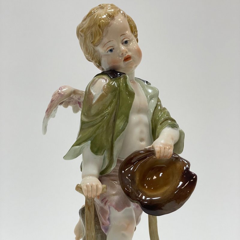 Фигурка Купидон в образе нищего модель Генриха Швабе Meissen 1830-1870 Германия