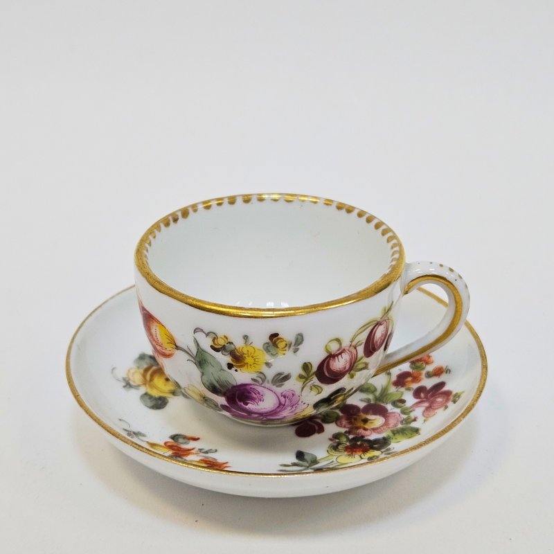 Чашка для кофе с блюдцем Helena Wolfsohn 19в полихромная роспись в стиле мейссенский букет