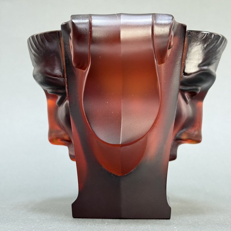 Ваза в стиле Артдеко из янтарного стекла дизайн 1930г. Г. Хоффманн Чехия 21 в