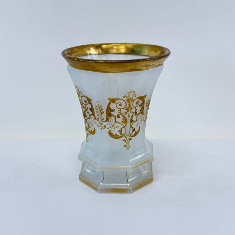 Кубок  в стиле бидермейер