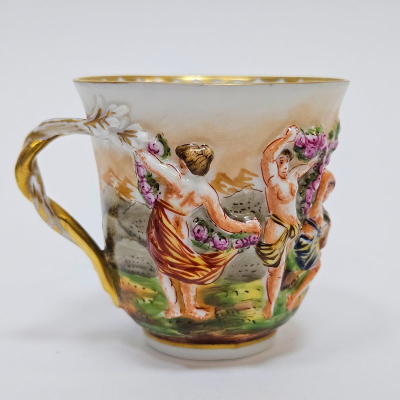 Чашка для кофе в стиле Каподимонте Германия 20 век