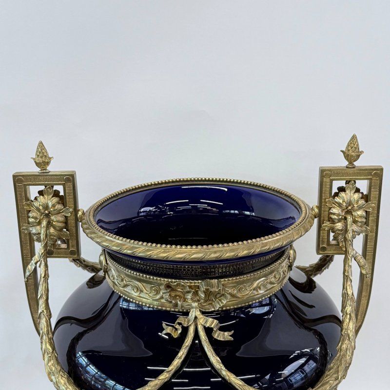 Старинная большая кобальтовая ваза