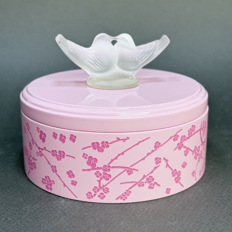 Шкатулка Lalique Fleurs de cerisierс c парой птичек Франция 2025 г.