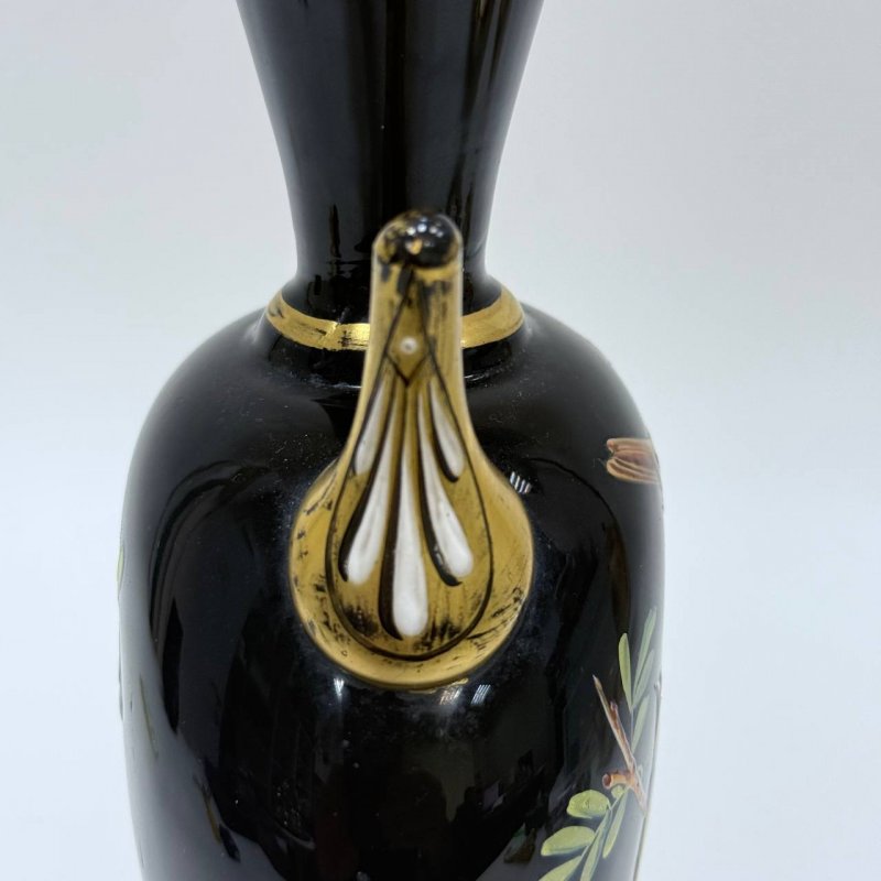 Ваза из черного стекла с эмалью из Богемии