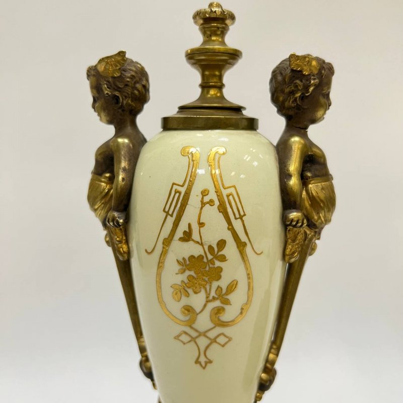 Пара ваз в стиле ампир Франция конец 19 века