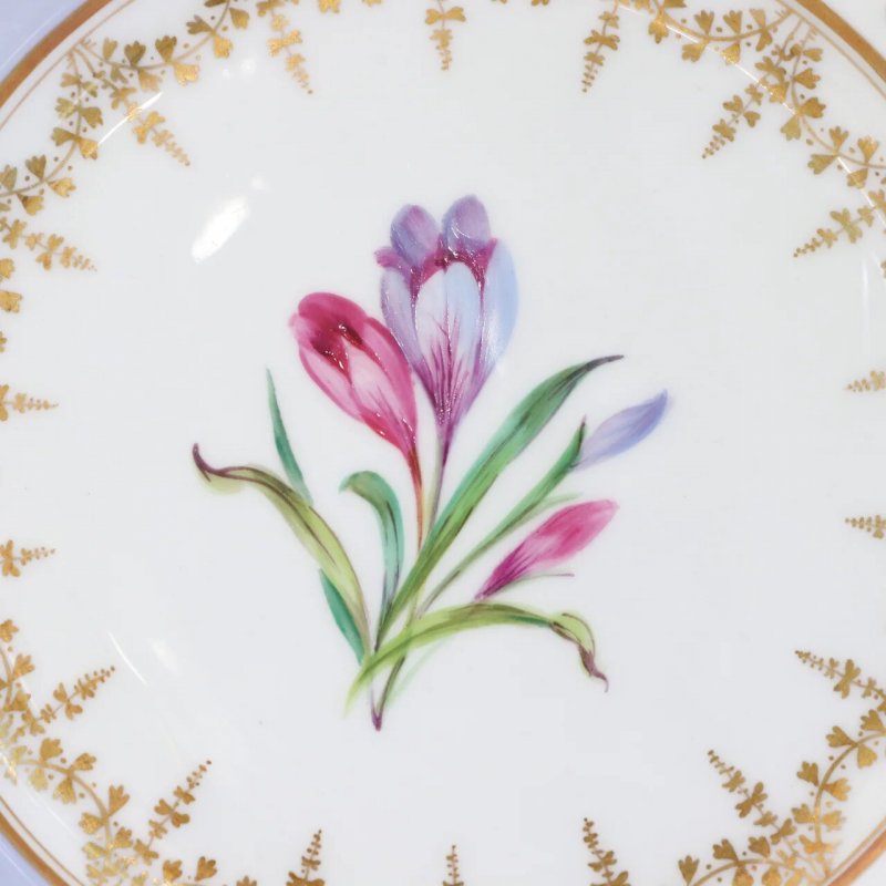 Фарфоровая тарелка с ручной росписью 