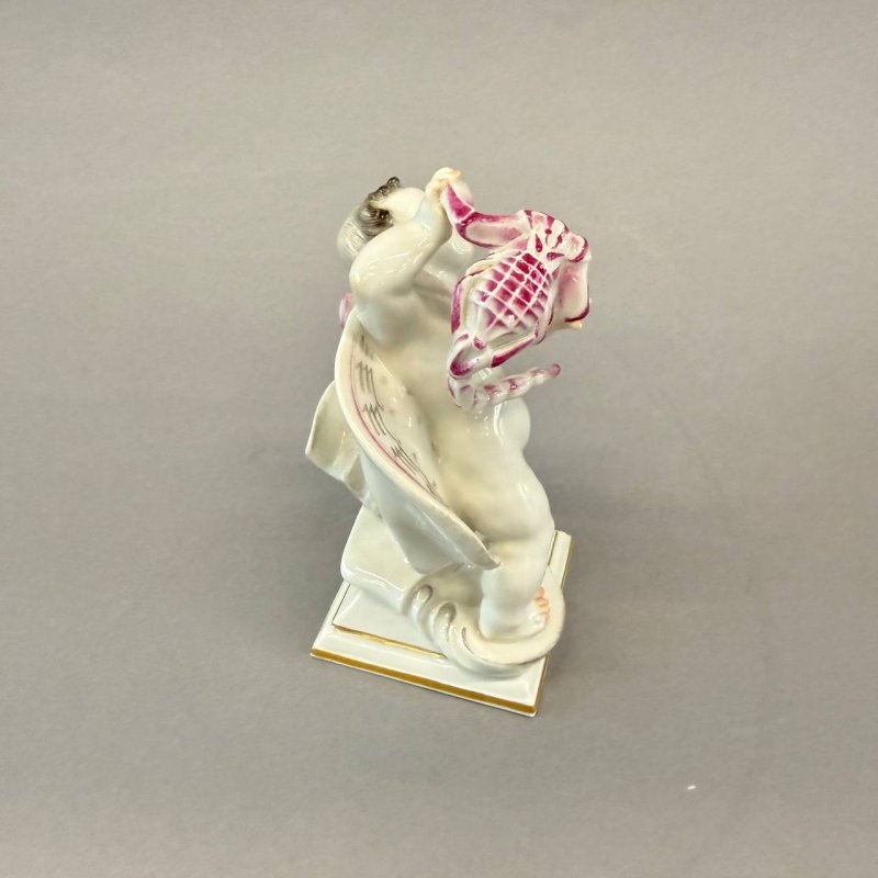 Фигурка с изображением одного из знаков Зодиака: Скорпиона Meissen 1951г	