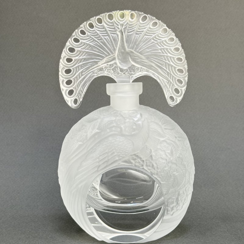 Коллекционный парфюмерный флакон в стиле Артдеко крышка-павлин дизайн 1930г. Г. Хоффманн Чехия 21 в