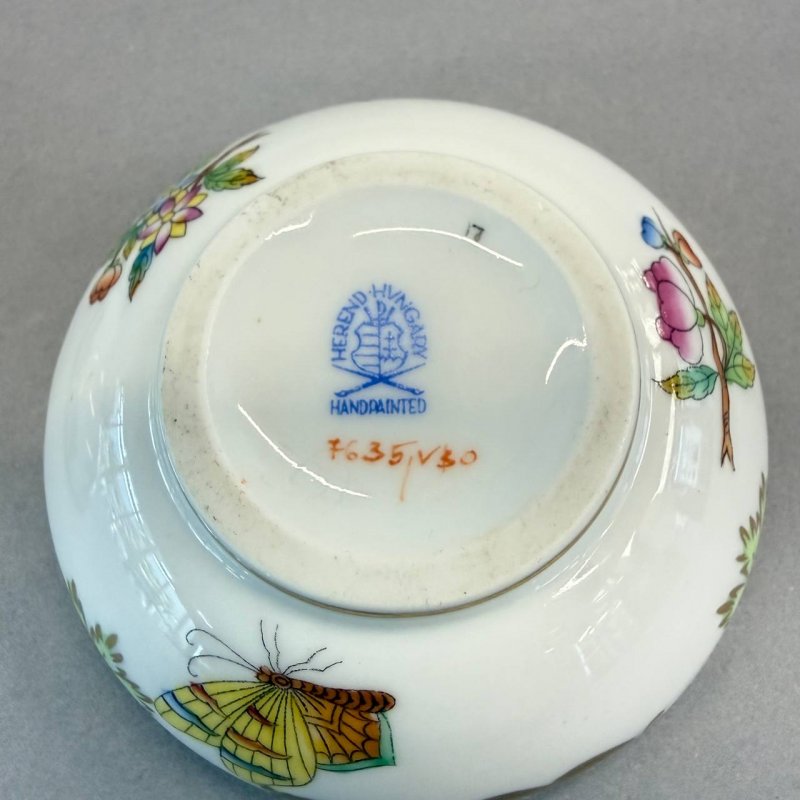 Шкатулка Herend  из сервиза Королева Виктори