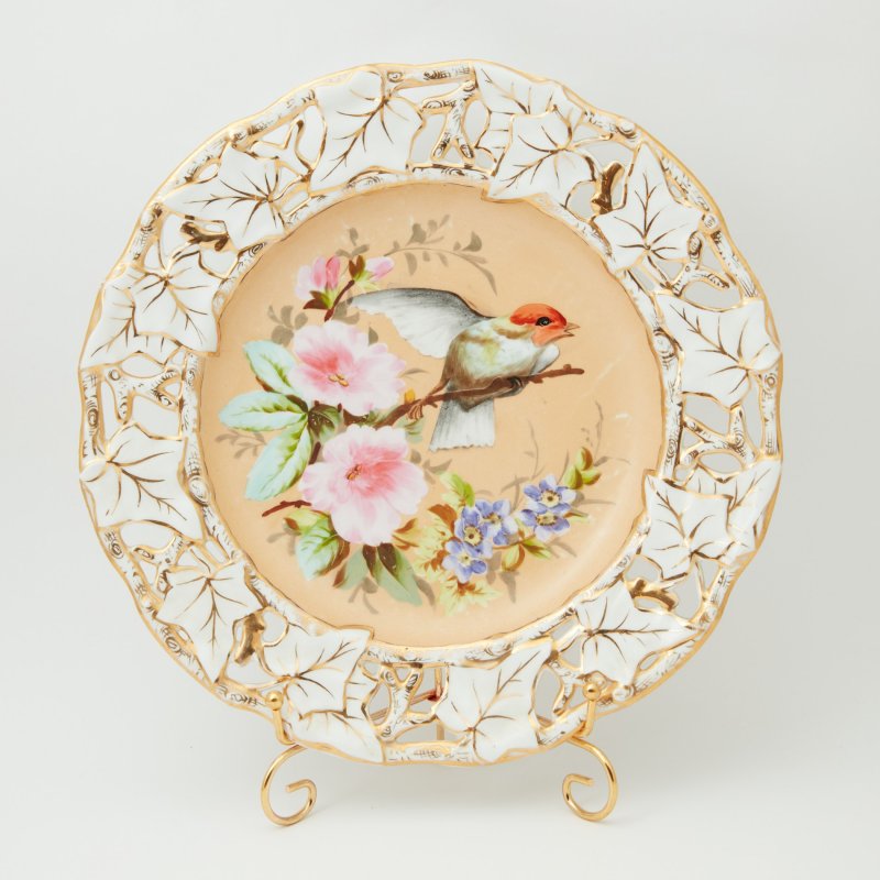 Старинная тарелка с птицей на ветке 