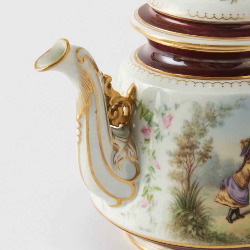 Редкий коллекционный чайник с росписью по эскизам художника Вивана Босе