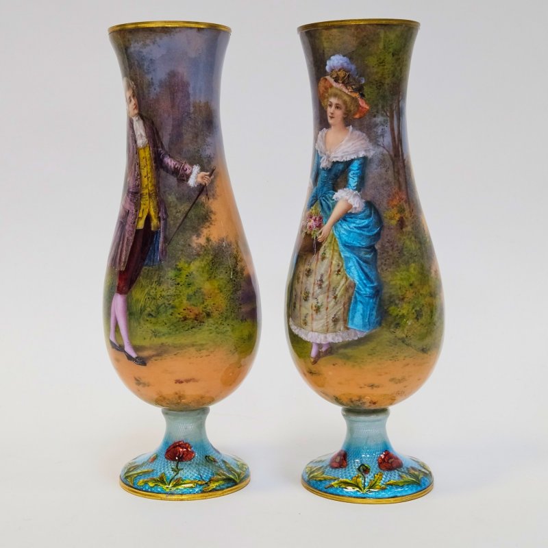 Прекрасная пара ваз из французской лиможской эмали 1870е гг