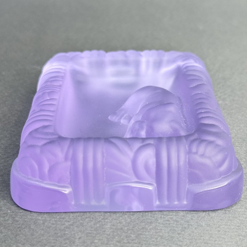 Мелочница с английским бульдогом из аметистового стекла в стиле Артдеко дизайн 1930г. Г. Хоффманн Чехия 21 в