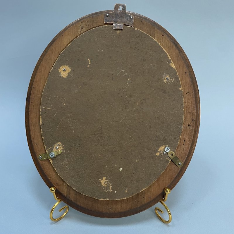 Фарфоровый пласт овальной формы