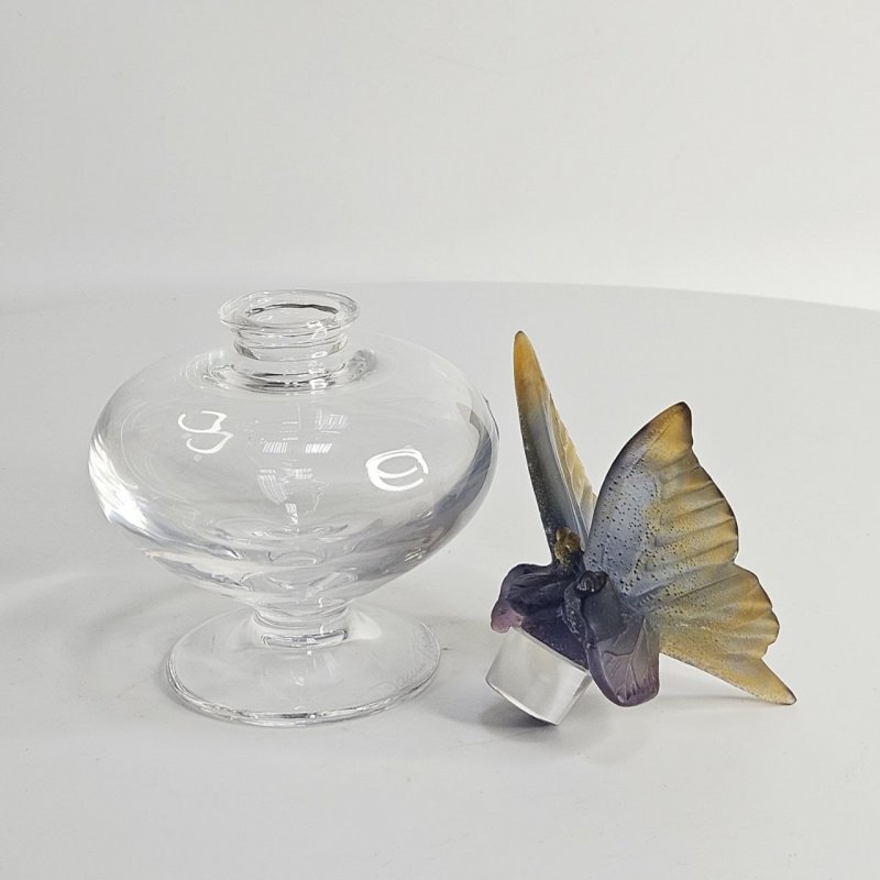 Парфюмерный флакон с бабочкой Daum France	