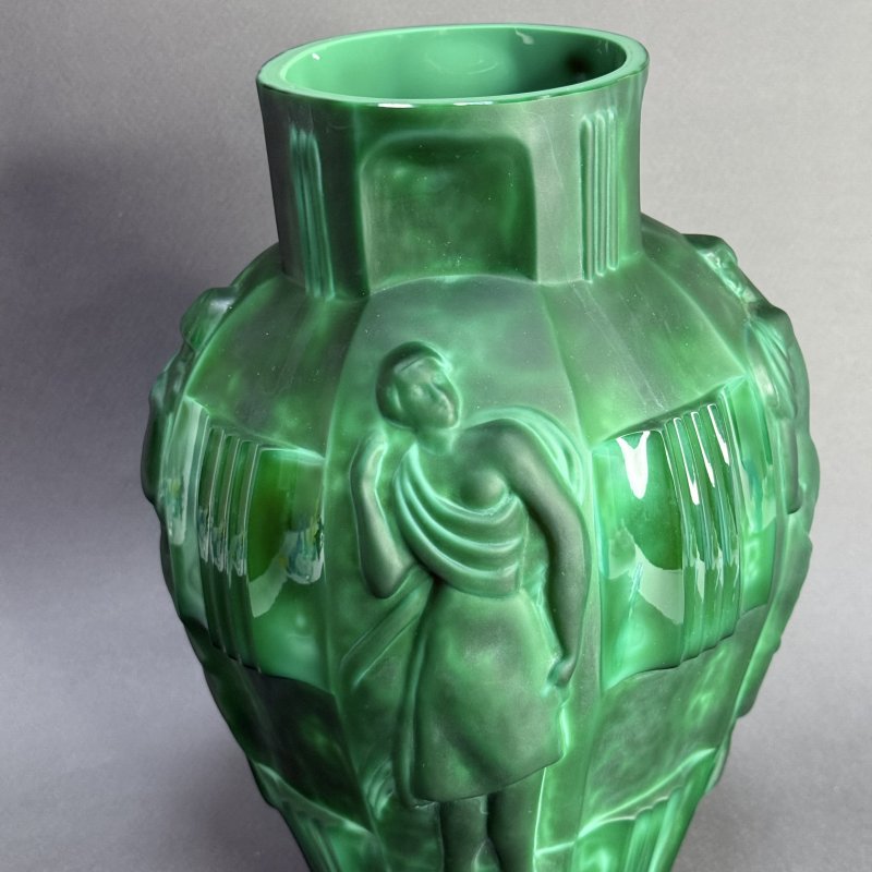 Ваза дизайн 1930г. Артура Плевы для Г. Хоффманн Чехия 21 в