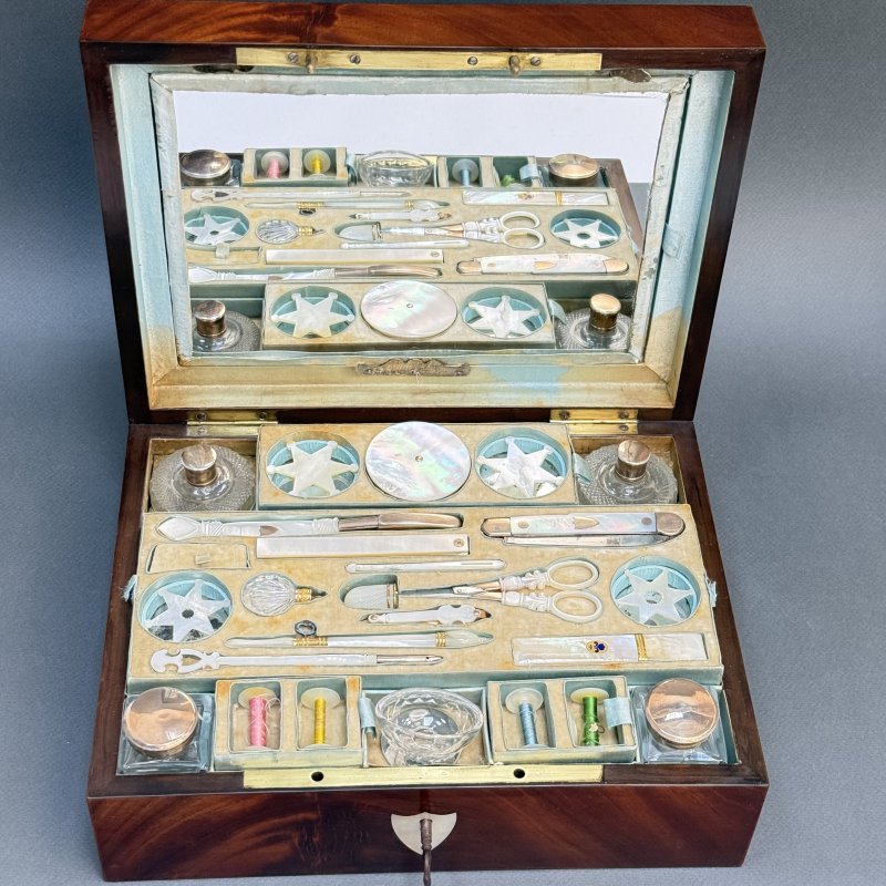 Шитьевой набор и несессер дорожный Palais Royal ( Пале Рояль) Франция 1780-1810 г