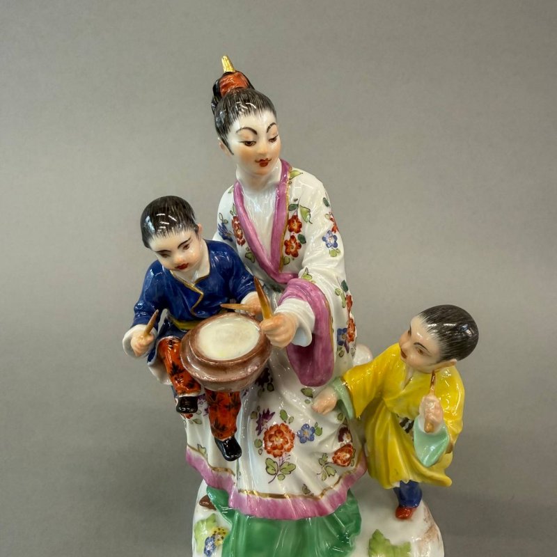 Фигурка Японка с детьми Meissen 1900 гг