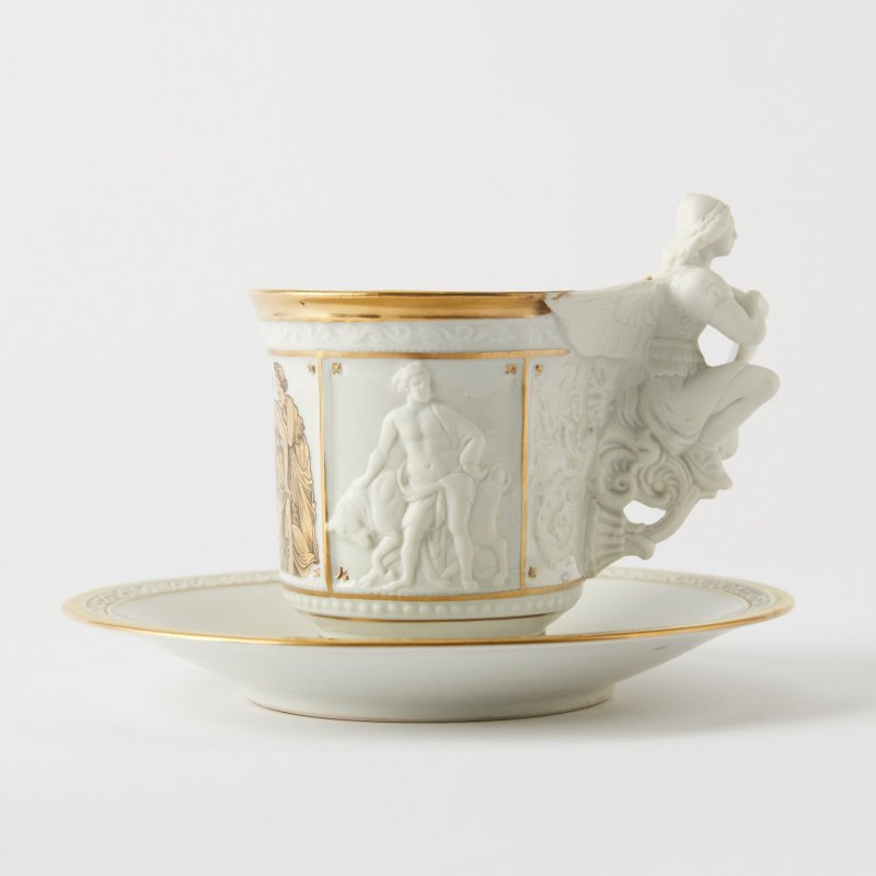 Чашка с фигурной ручкой в виде Архангела Михаила с блюдцем