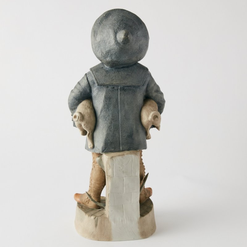Старинная статуэтка Мальчик-моряк